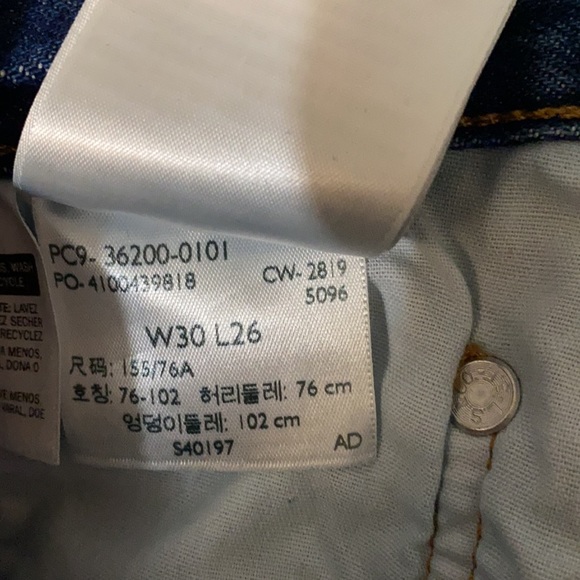 Levi’s 501 30x26 Cropped 🔥Buy 1 Get 1 Free Entire Closet - Picture 7 of 7